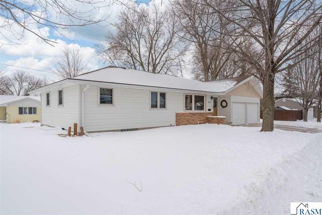 220 Alta Drive, Mankato, MN 56001