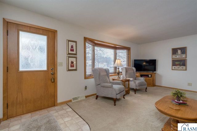 220 Alta Drive, Mankato, MN 56001