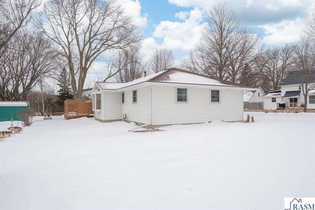 220 Alta Drive, Mankato, MN 56001