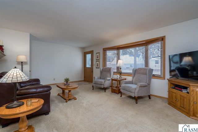 220 Alta Drive, Mankato, MN 56001