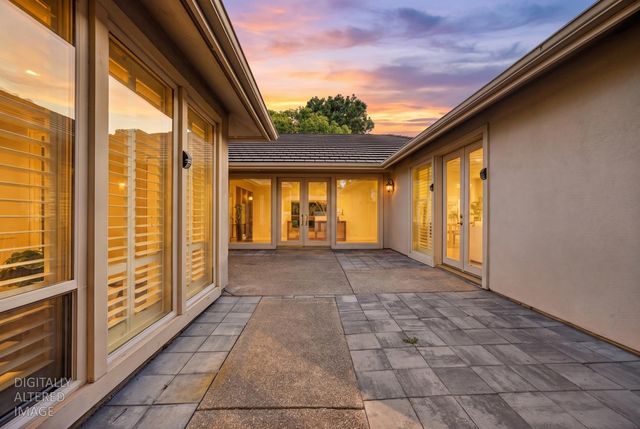 9596 Golf Course Ln, Elk Grove, CA 95758