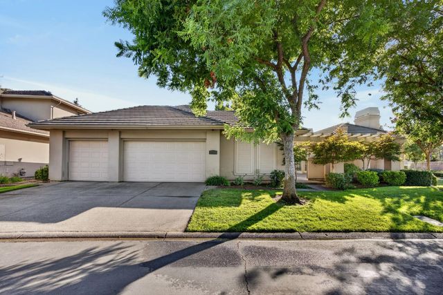 9596 Golf Course Ln, Elk Grove, CA 95758