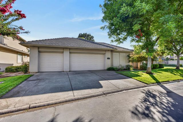 9596 Golf Course Ln, Elk Grove, CA 95758