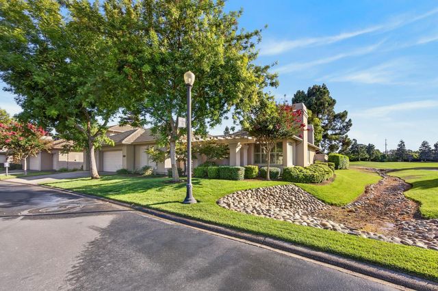 9596 Golf Course Ln, Elk Grove, CA 95758