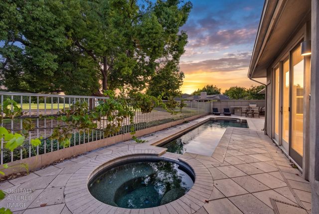 9596 Golf Course Ln, Elk Grove, CA 95758