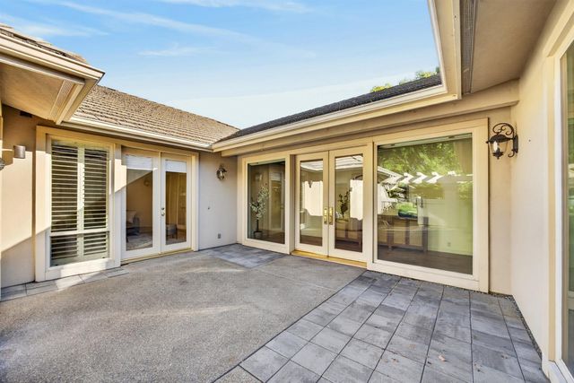 9596 Golf Course Ln, Elk Grove, CA 95758