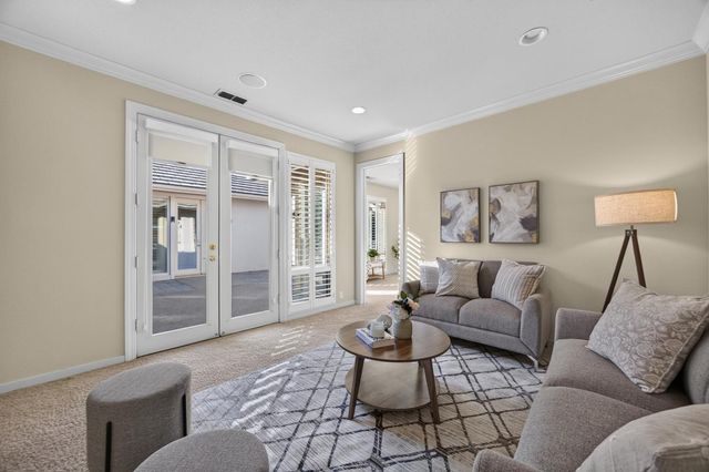 9596 Golf Course Ln, Elk Grove, CA 95758