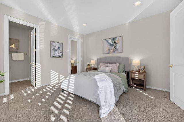9596 Golf Course Ln, Elk Grove, CA 95758