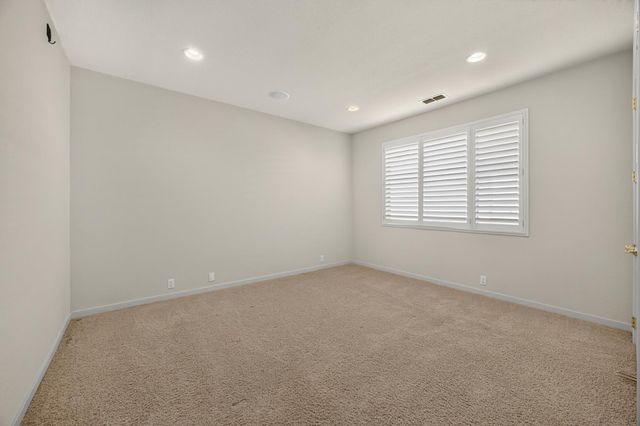 9596 Golf Course Ln, Elk Grove, CA 95758