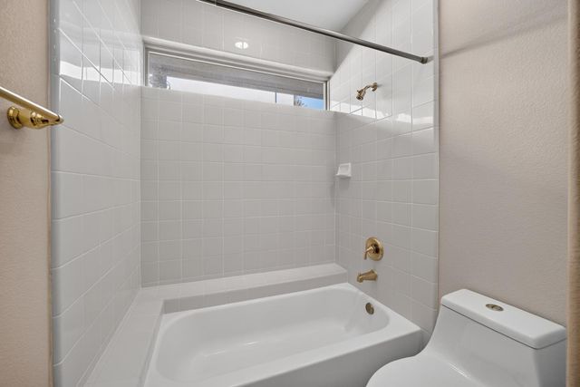 9596 Golf Course Ln, Elk Grove, CA 95758