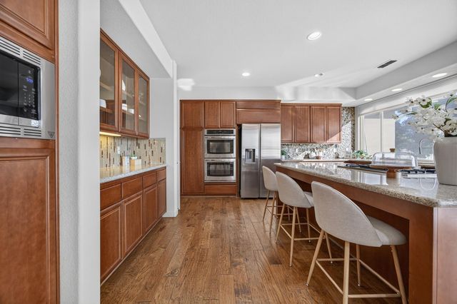 9596 Golf Course Ln, Elk Grove, CA 95758