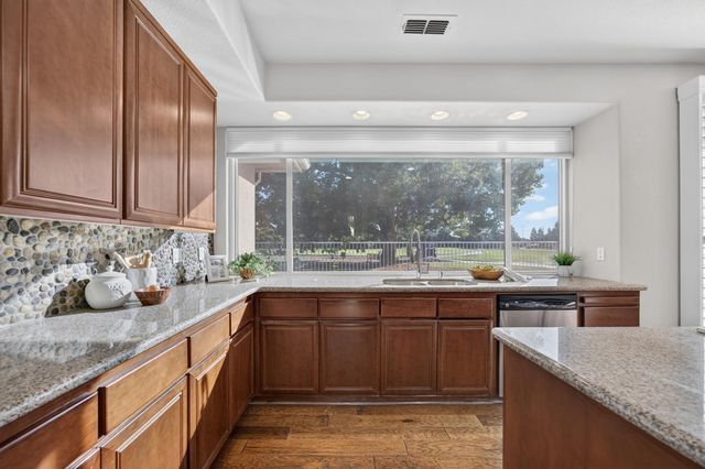 9596 Golf Course Ln, Elk Grove, CA 95758