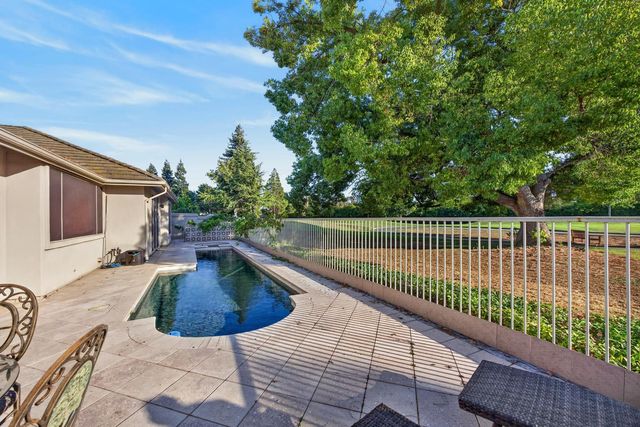 9596 Golf Course Ln, Elk Grove, CA 95758