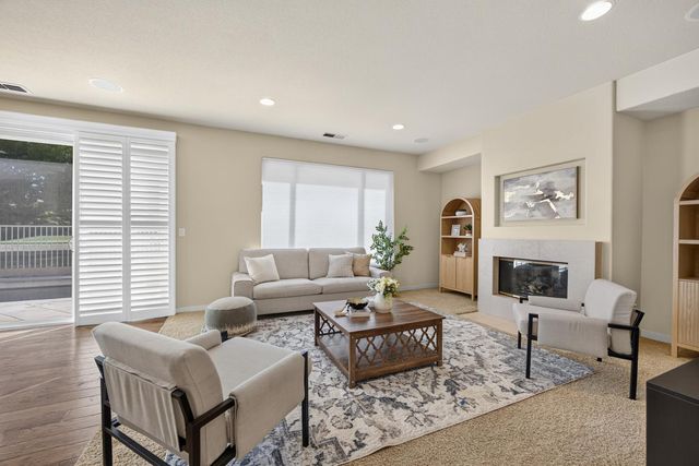 9596 Golf Course Ln, Elk Grove, CA 95758