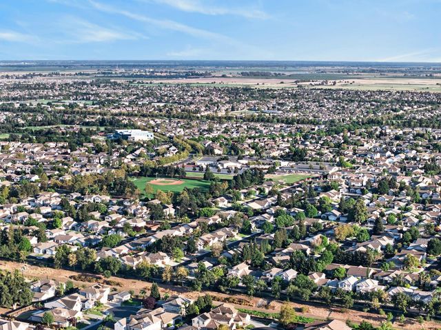 9596 Golf Course Ln, Elk Grove, CA 95758