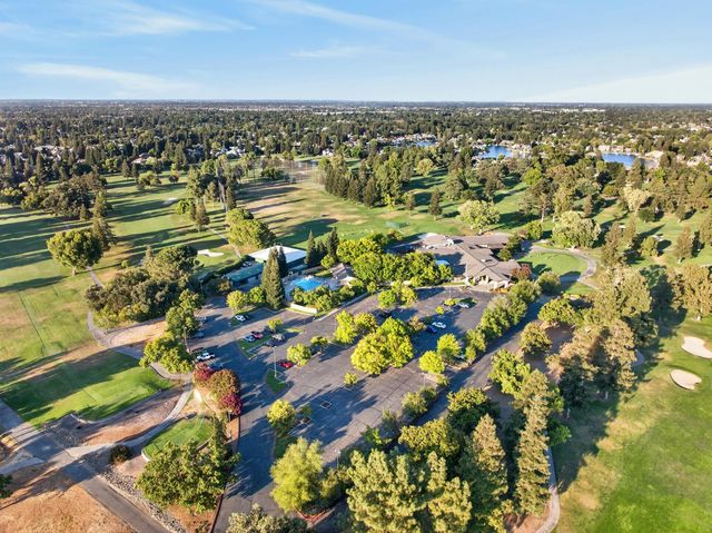 9596 Golf Course Ln, Elk Grove, CA 95758
