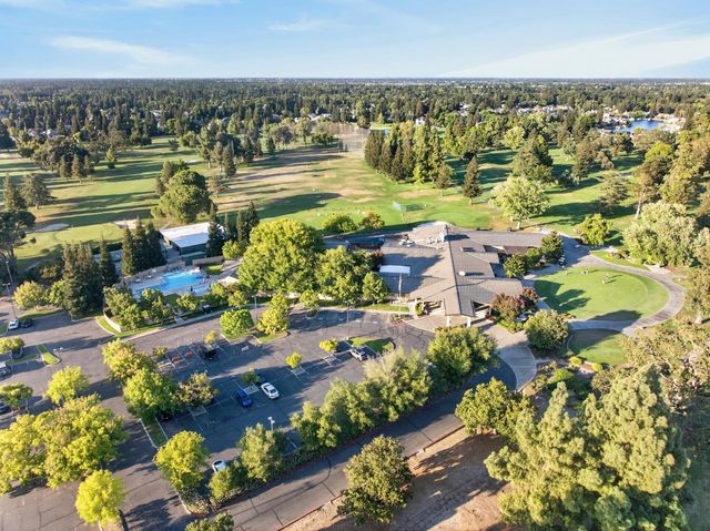 9596 Golf Course Ln, Elk Grove, CA 95758