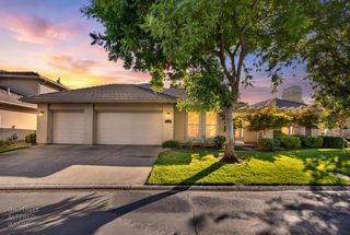 9596 Golf Course Ln, Elk Grove, CA 95758