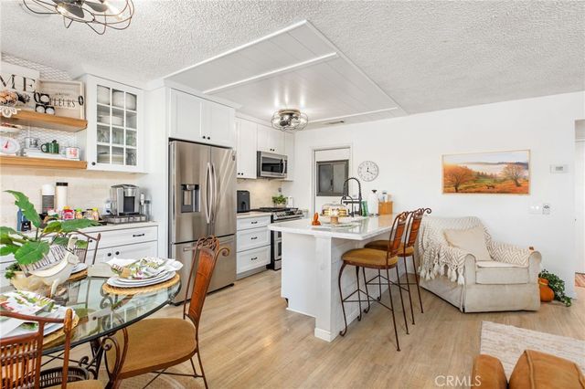 2372 Antigua Court, Hemet, CA 92545