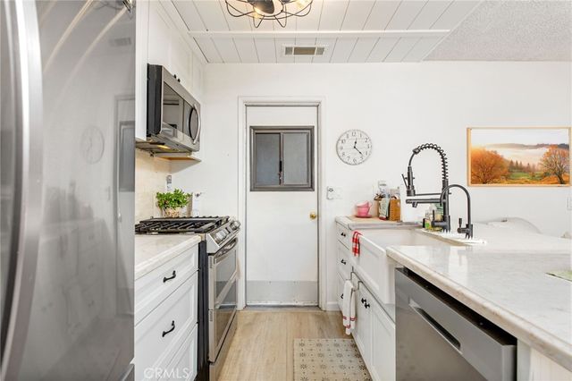 2372 Antigua Court, Hemet, CA 92545