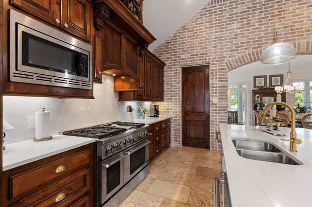 32203 River Park Drive, Magnolia, TX 77355