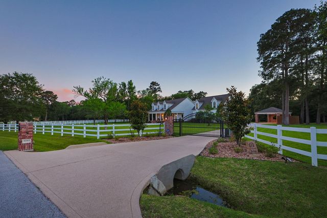 32203 River Park Drive, Magnolia, TX 77355