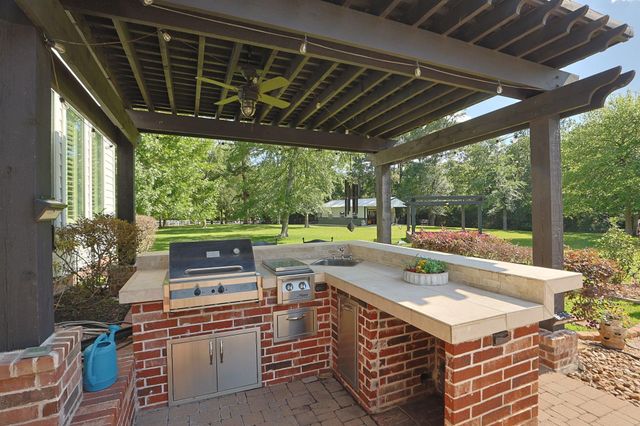 32203 River Park Drive, Magnolia, TX 77355