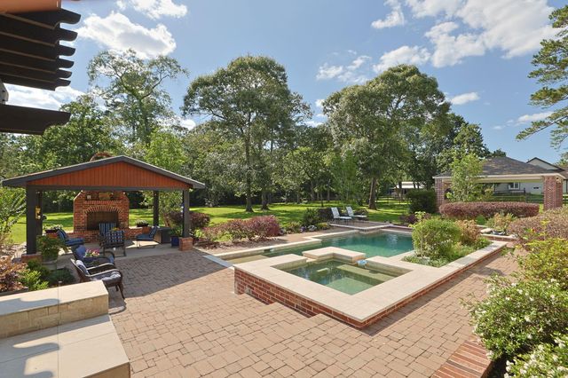 32203 River Park Drive, Magnolia, TX 77355
