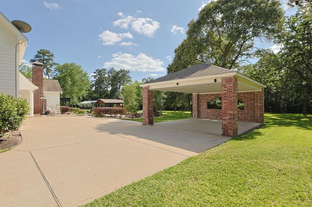 32203 River Park Drive, Magnolia, TX 77355