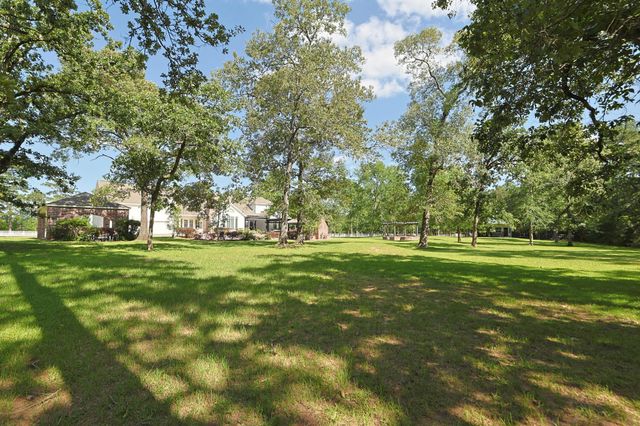 32203 River Park Drive, Magnolia, TX 77355