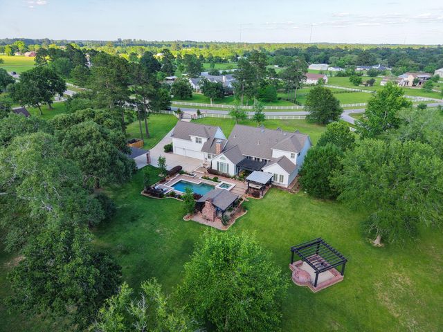 32203 River Park Drive, Magnolia, TX 77355