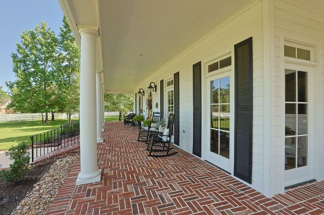 32203 River Park Drive, Magnolia, TX 77355