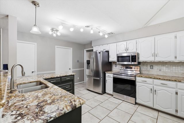 629 Park Lane, Highland Village, TX 75077