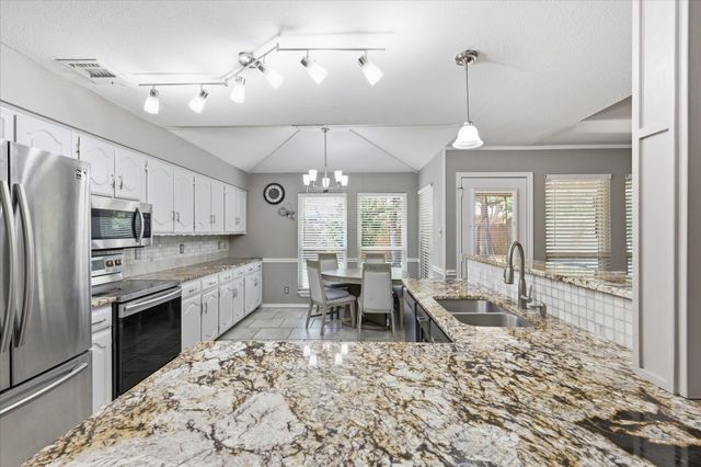 629 Park Lane, Highland Village, TX 75077