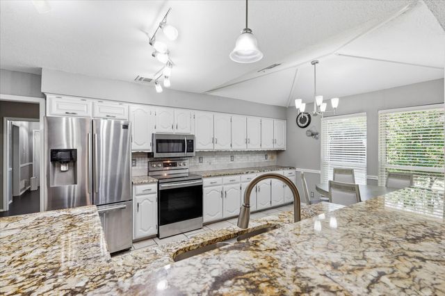 629 Park Lane, Highland Village, TX 75077