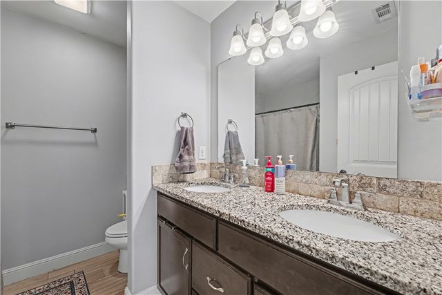 5905 NW McClellen Street, Bentonville, AR 72713