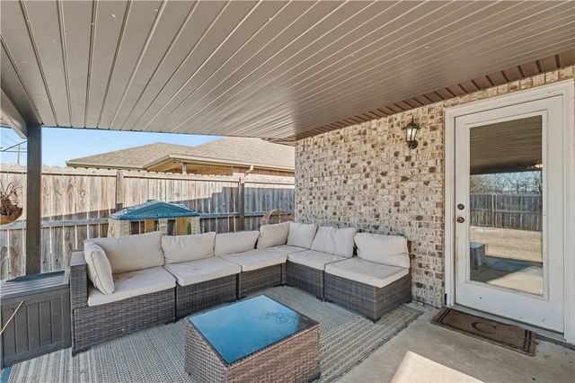 5905 NW McClellen Street, Bentonville, AR 72713