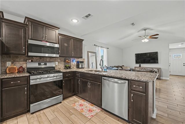 5905 NW McClellen Street, Bentonville, AR 72713