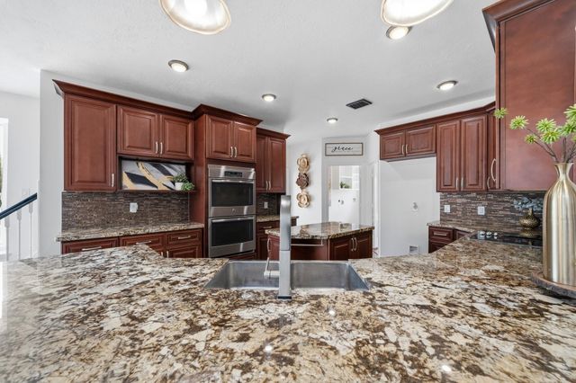 7211 Savannah Glen Lane W, Richmond, TX 77469