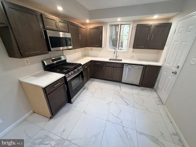 35 EMORY AVE, Trenton, NJ 08611