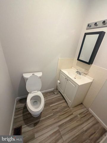 35 EMORY AVE, Trenton, NJ 08611
