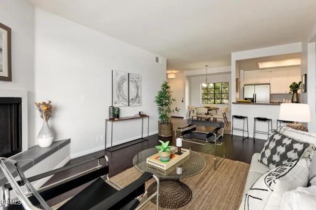 221 S Oak Knoll Avenue 304, Pasadena, CA 91101