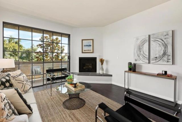 221 S Oak Knoll Avenue 304, Pasadena, CA 91101