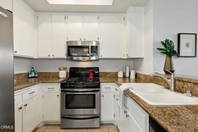 221 S Oak Knoll Avenue 304, Pasadena, CA 91101