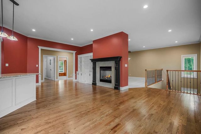 3024 S Fallbrook Court, Blue Springs, MO 64015