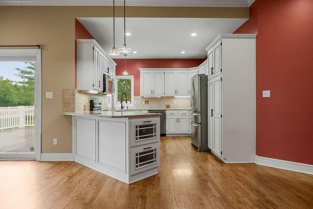 3024 S Fallbrook Court, Blue Springs, MO 64015