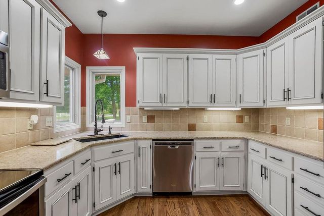 3024 S Fallbrook Court, Blue Springs, MO 64015