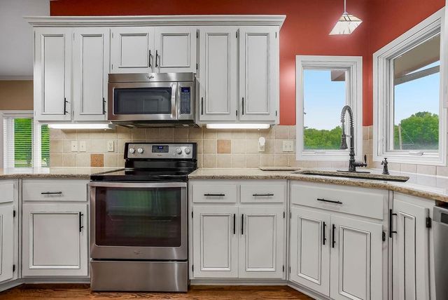 3024 S Fallbrook Court, Blue Springs, MO 64015