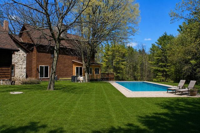 4002 CTY RD I, Saukville, WI 53080