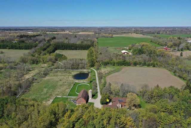 4002 CTY RD I, Saukville, WI 53080